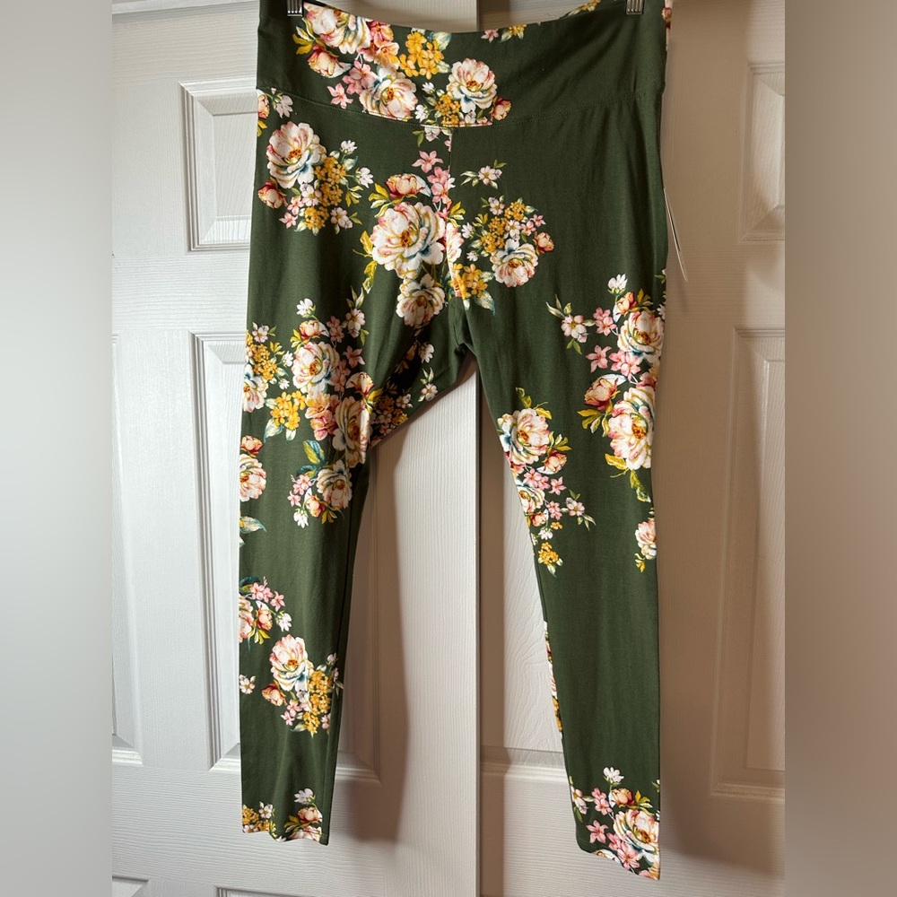 Women’s Boutique Plus “Tammy Floral” Leggings NWTS SZ 2X 95% cotton 5% spandex